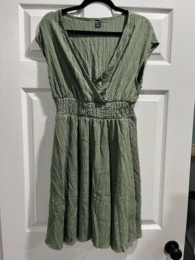 SHEIN Light Olive Green V-Neck Smocked Waist Midi Dress